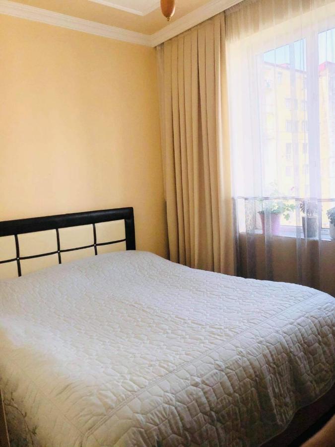 Apartment Near The Sea บาทูมิ ภายนอก รูปภาพ