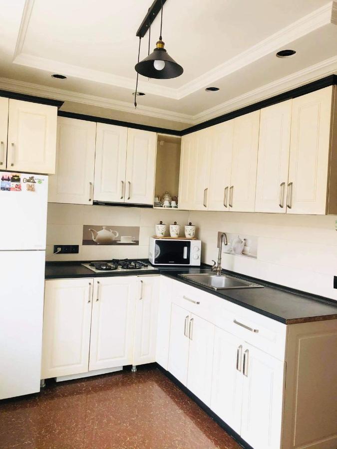 Apartment Near The Sea บาทูมิ ภายนอก รูปภาพ